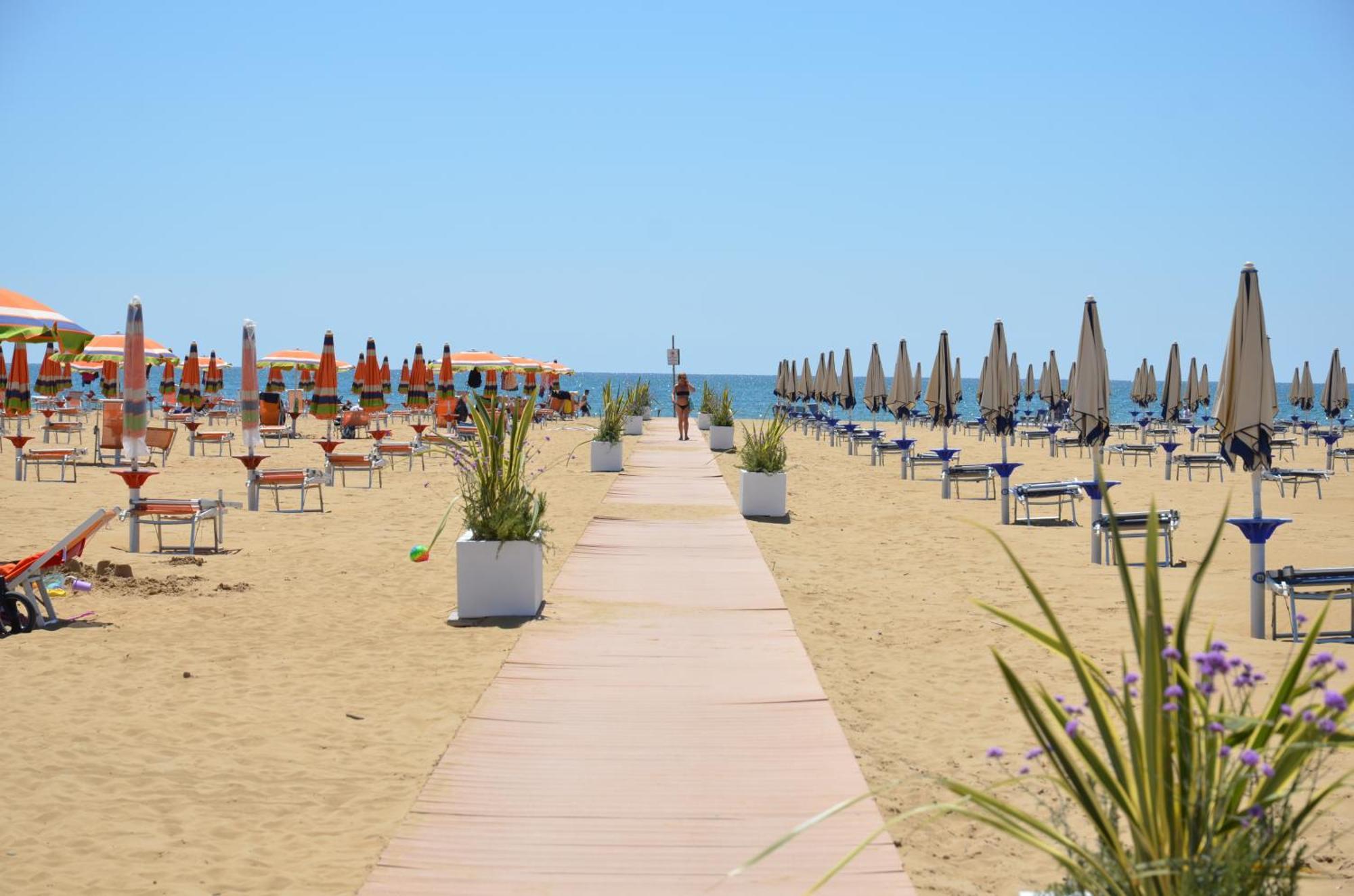 Residenza Delle Terme Apartment Bibione Luaran gambar